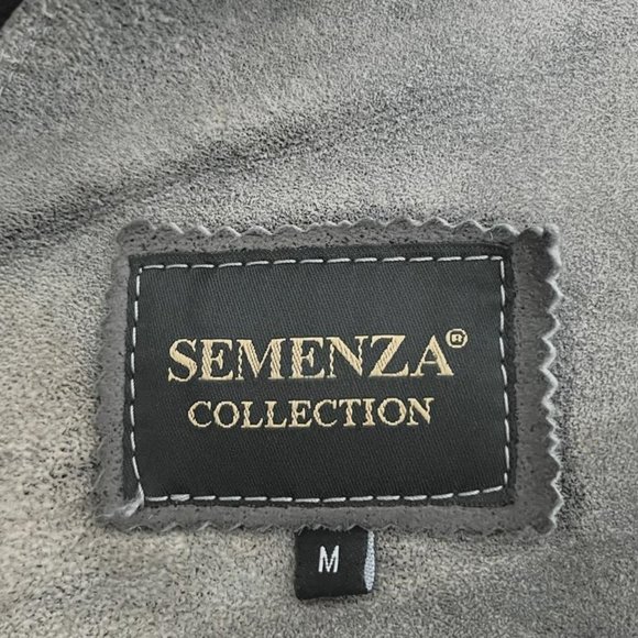 Hooded sheepskin coat with lush silver fox fur trim - Picture 4 of 13